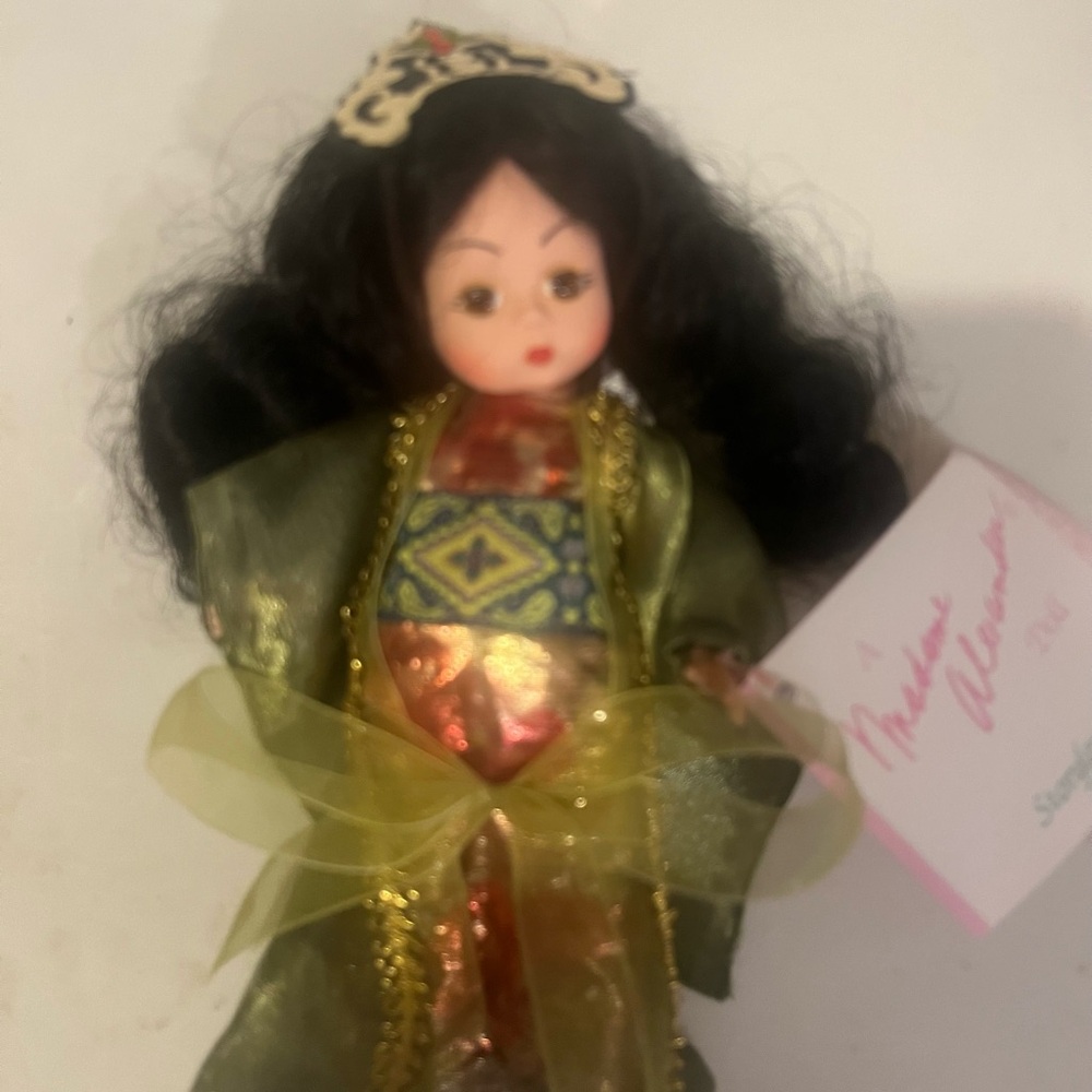 Madame Alexander Aladdin and Aladdin’s Princess Dolls 8”